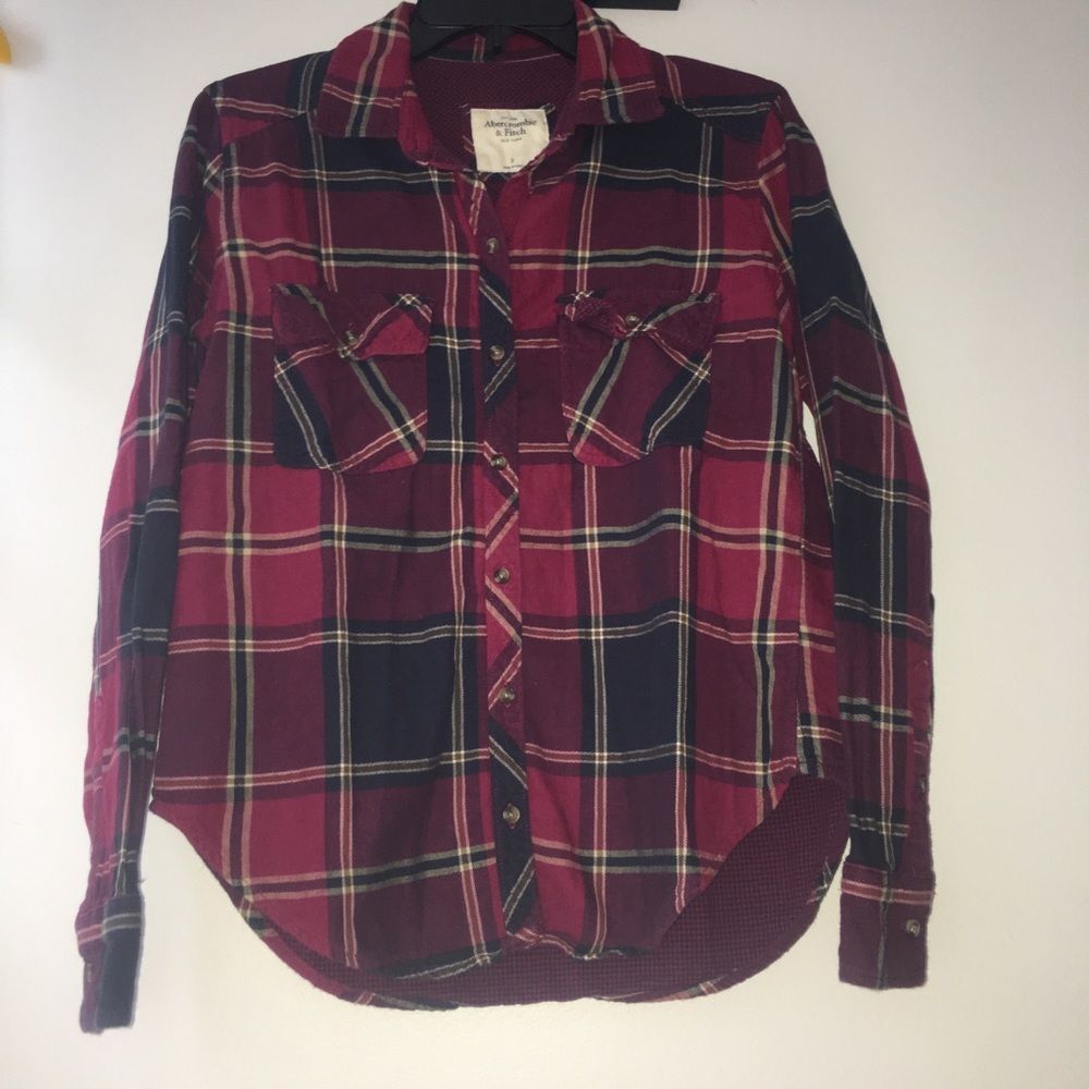 — Abercrombie & Fitch — Stylish ButtonUp Plaid Top - Picture 4 of 9